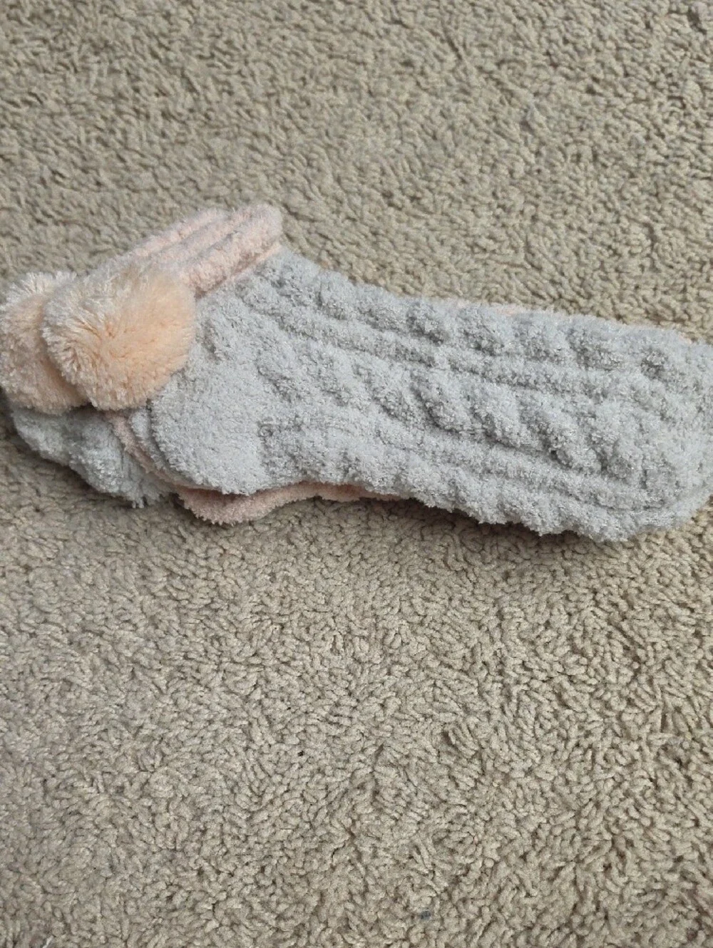 NWT Lemon Plush Pom Pom Slipper Socks in Pink and Light Gray